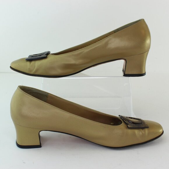 Salvatore Ferragamo Buckled Kitten Heel Pump (8 US) - Picture 4 of 9